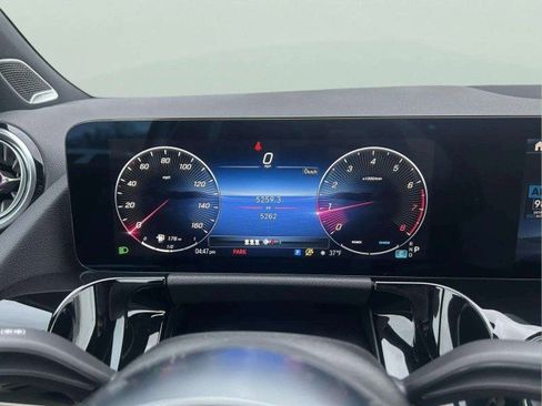 Used 2026 Mercedes-Benz GLA 250 4MATIC image 11