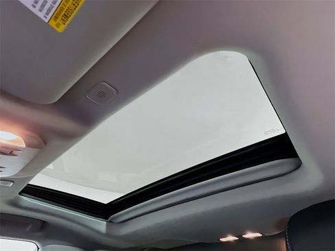 Certified 2024 Toyota Highlander XLE image 20