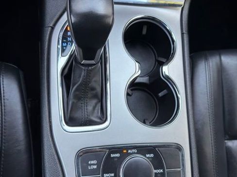 Used 2021 Jeep Grand Cherokee Limited AWD/4WD image 14