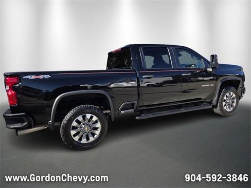 Used 2024 Chevrolet Silverado 2500 Custom w/ Custom Value Package image 6