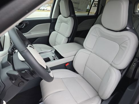 New 2026 Lincoln Aviator Reserve image 14