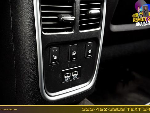 Used 2016 Chrysler 300 C RWD image 15