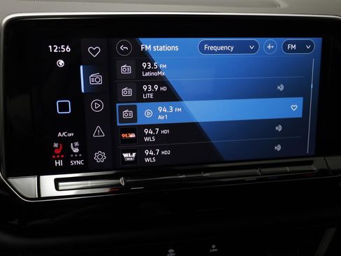 Used 2024 Volkswagen Atlas Cross Sport SE image 8