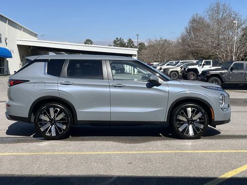 New 2026 Mitsubishi Outlander SE FWD image 5