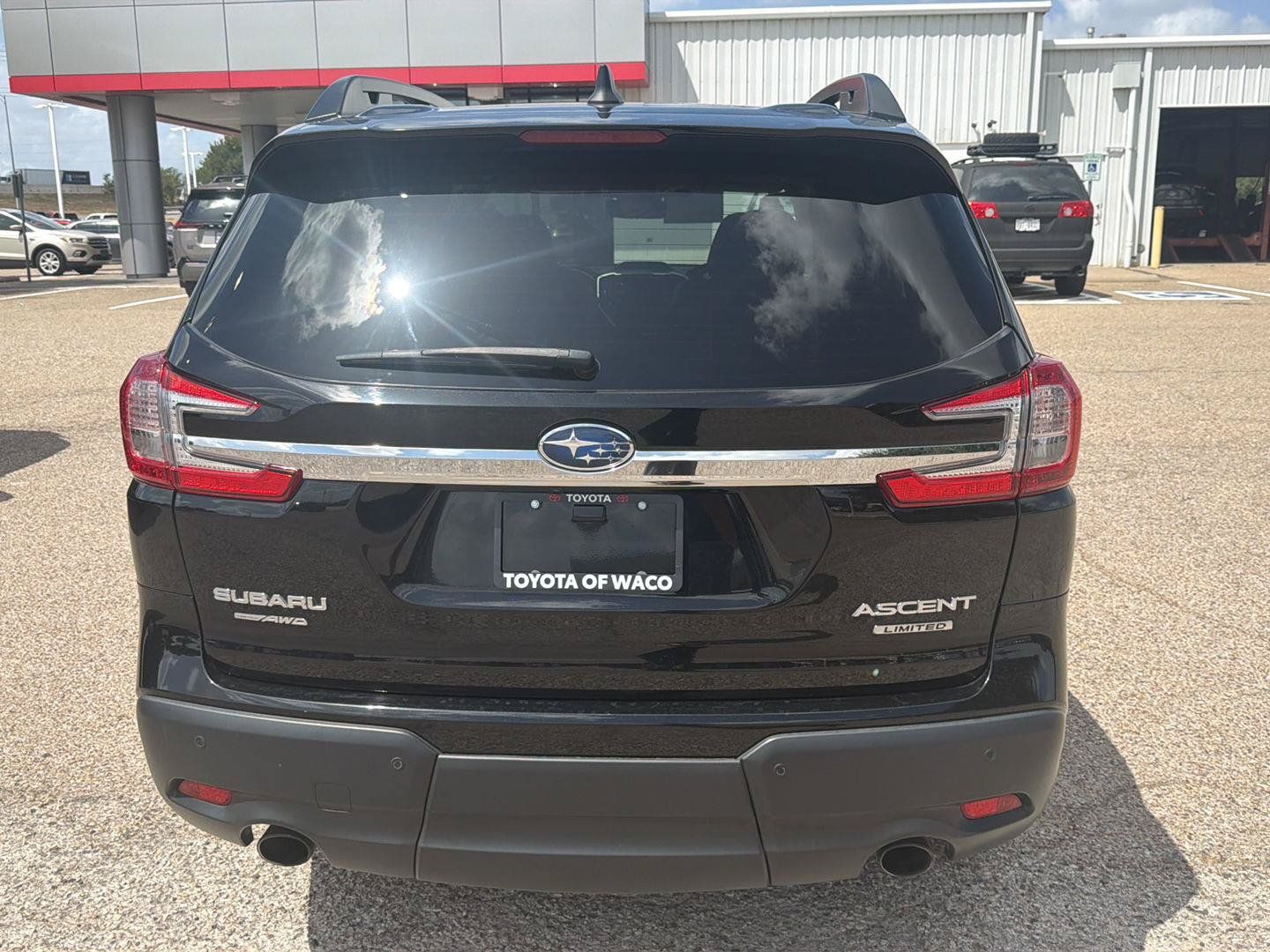 Used 2023 Subaru Ascent Limited AWD/4WD image 4