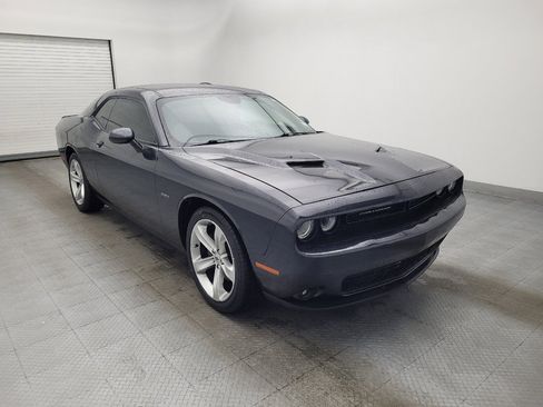Used 2017 Dodge Challenger R/T image 13