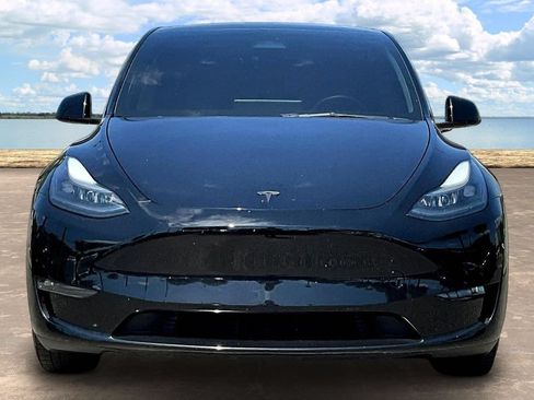 Used 2023 Tesla Model Y Long Range AWD/4WD image 2