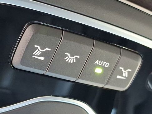 Used 2025 Lotus Emira image 27