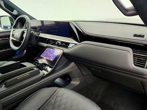 Used 2025 INFINITI QX80 Autograph image 28