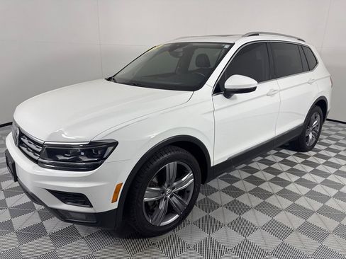 Used 2018 Volkswagen Tiguan SEL Premium image 10