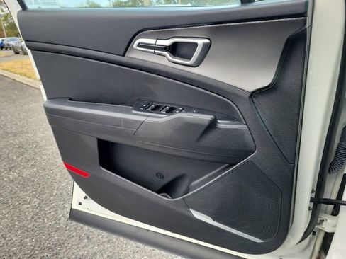 Used 2024 Kia Sportage LX image 19