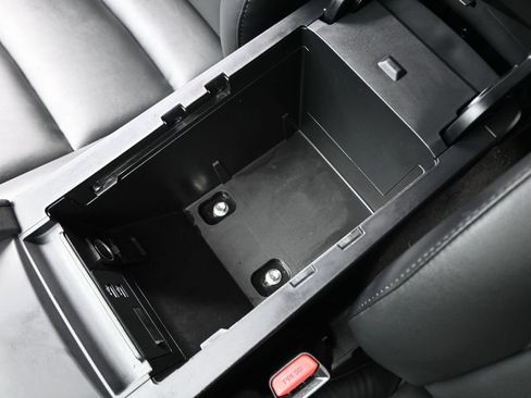 Used 2023 MAZDA MAZDA3 s image 31