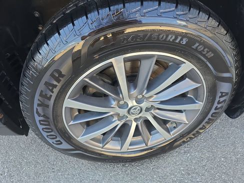 Used 2018 Toyota Highlander XLE w/ Protection Package #3 AWD/4WD image 27
