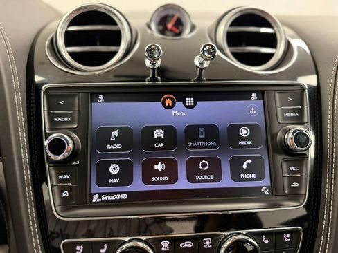 Used 2019 Bentley Bentayga AWD/4WD image 66