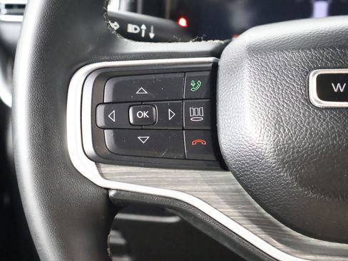 Used 2024 Jeep Wagoneer L Series II w/ Flexible Seating Group AWD/4WD image 32