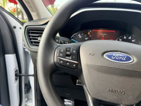 Used 2022 Ford Escape SE image 22