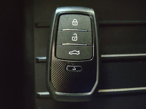 Used 2022 Toyota Tundra SR w/ SR Tow Package image 32