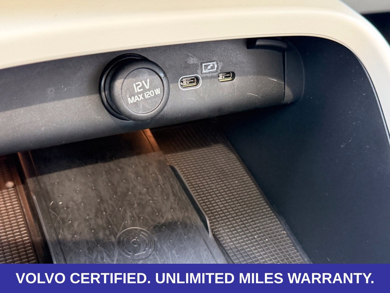 Certified 2025 Volvo XC40 B5 Ultra w/ Protection Package Premier AWD/4WD image 23