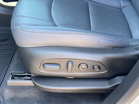 Used 2023 Buick Enclave Premium w/ Experience Buick Package image 15