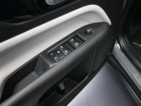 Used 2022 Jeep Compass Limited image 13