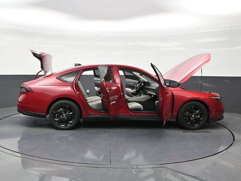 Used 2025 Honda Accord SE image 28