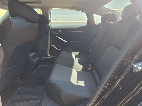 Used 2018 Honda Accord EX image 32