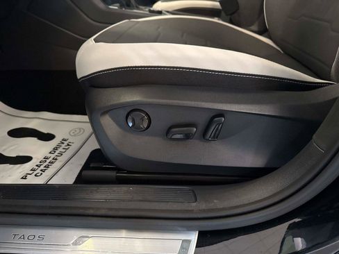 New 2026 Volkswagen Taos SE image 20