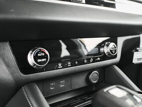 New 2026 Mitsubishi Outlander ES FWD image 30