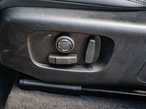 Used 2025 Land Rover Range Rover Velar Dynamic SE image 22