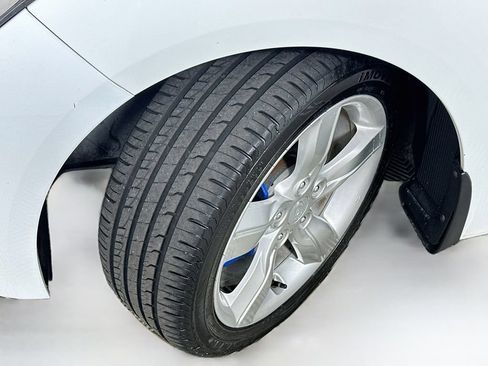 Used 2014 Hyundai Veloster w/ Style Package 02 FWD image 23