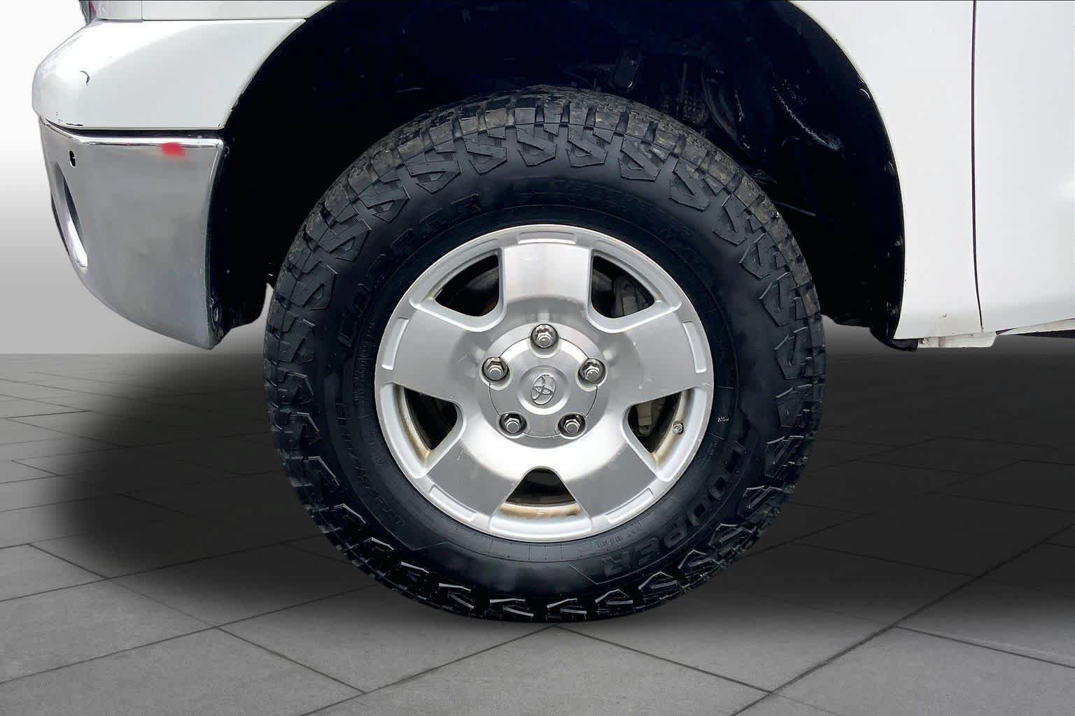 Used 2011 Toyota Tundra 4x4 Double Cab w/ TRD Off-Road Pkg image 10