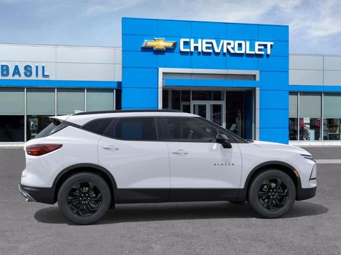 New 2025 Chevrolet Blazer LT w/ Convenience Package image 5