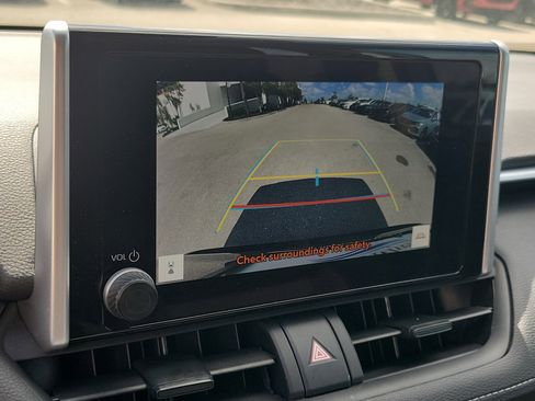 Used 2024 Toyota RAV4 LE FWD image 31