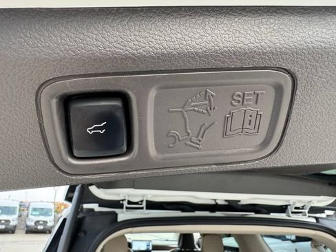 Used 2023 Lincoln Navigator L Reserve AWD/4WD image 21