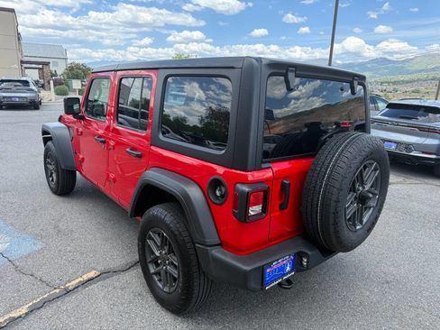 Used 2025 Jeep Wrangler Unlimited Sport AWD/4WD image 5
