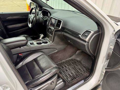 Used 2018 Jeep Grand Cherokee Trailhawk w/ Trailhawk Luxury Group image 19