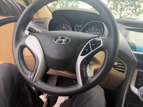 Used 2012 Hyundai Elantra GLS FWD image 22