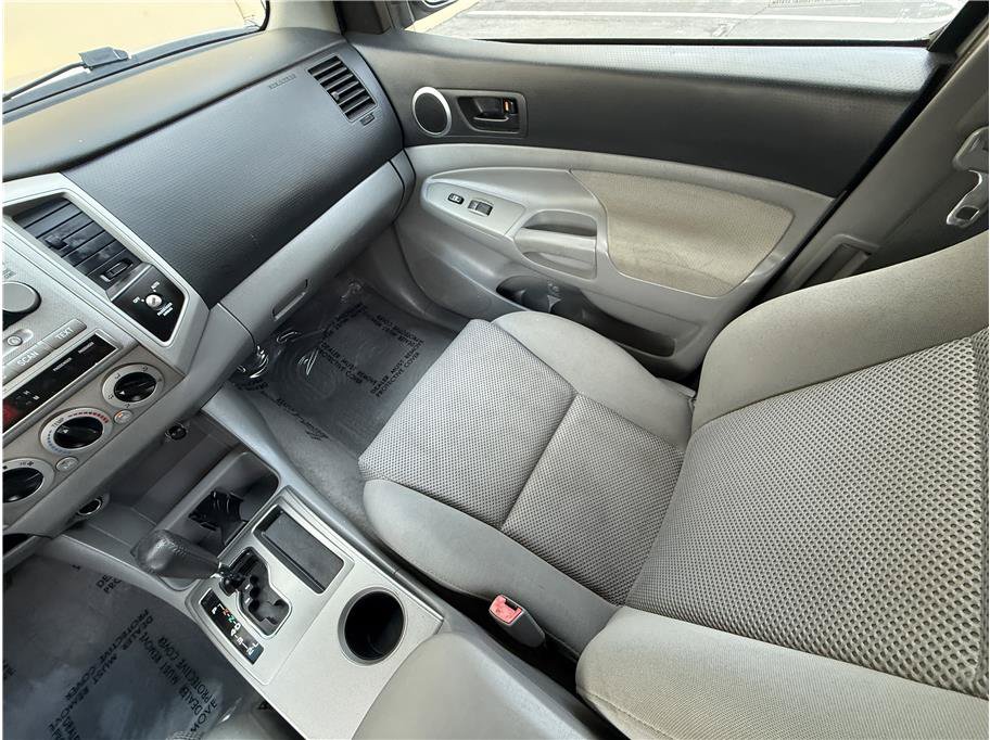 Used 2006 Toyota Tacoma PreRunner RWD image 10
