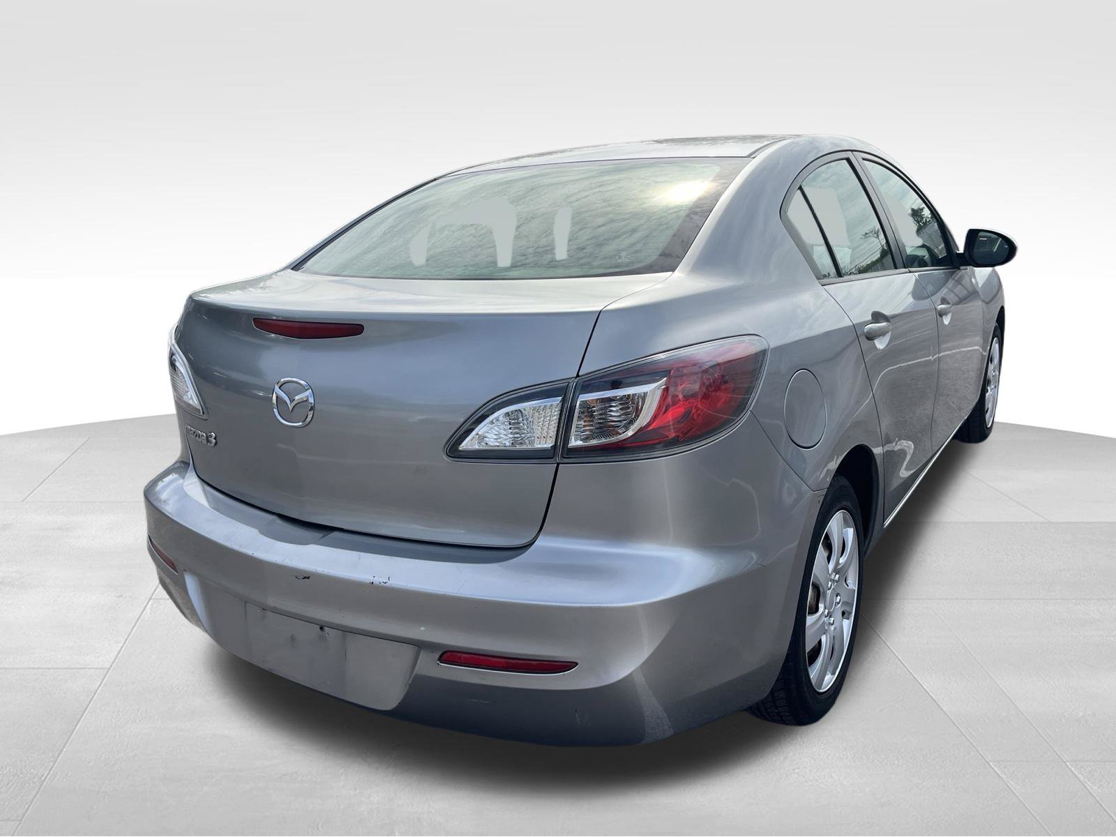 Used 2013 MAZDA MAZDA3 i SV FWD image 5