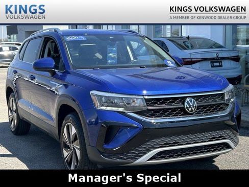 Certified 2024 Volkswagen Taos SE AWD/4WD image 1