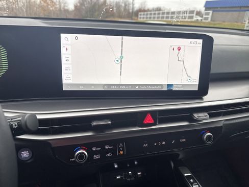 Used 2024 Kia Sorento S image 19