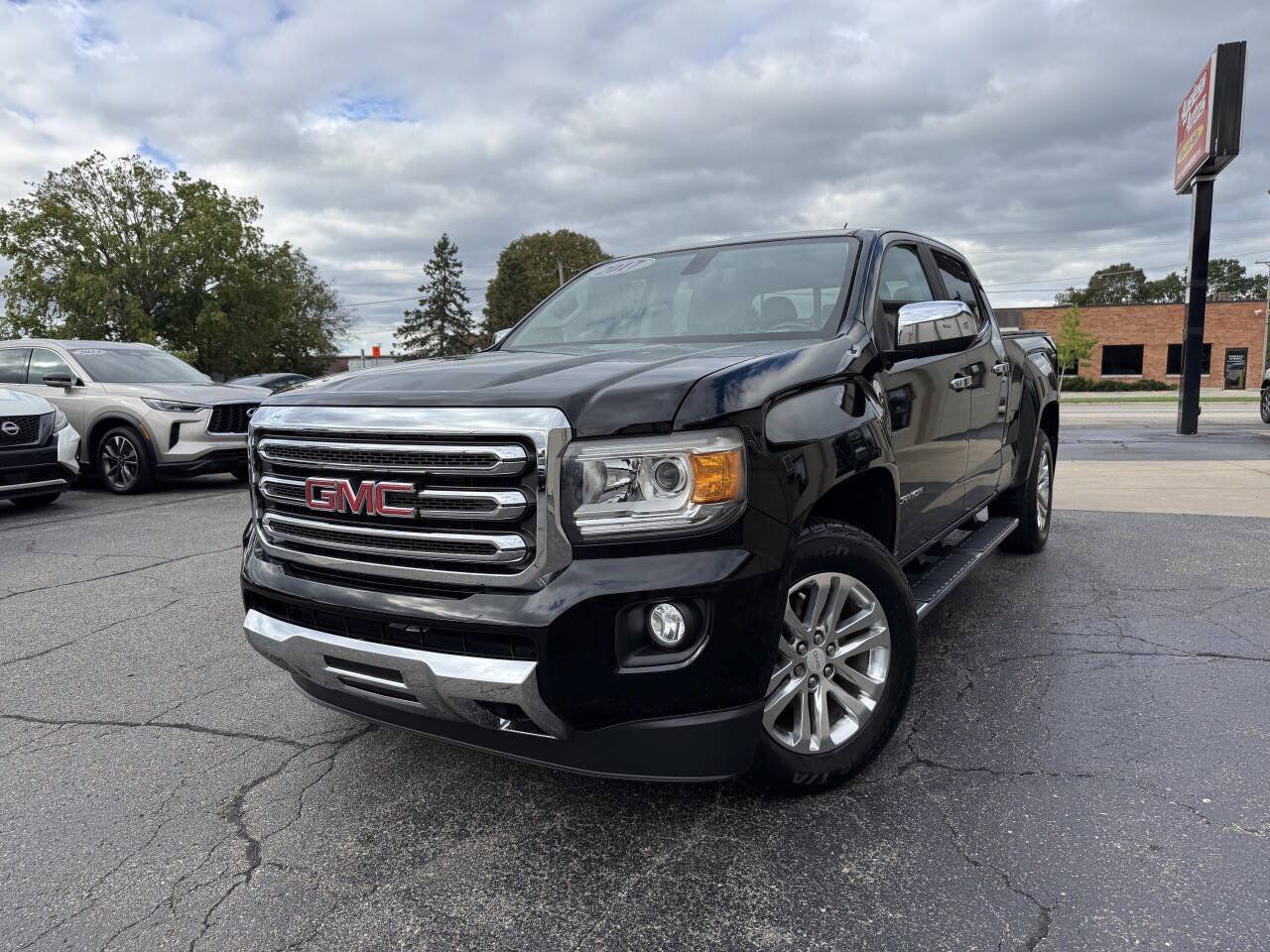 Used 2017 GMC Canyon SLT w/ Trailering Package AWD/4WD image 2