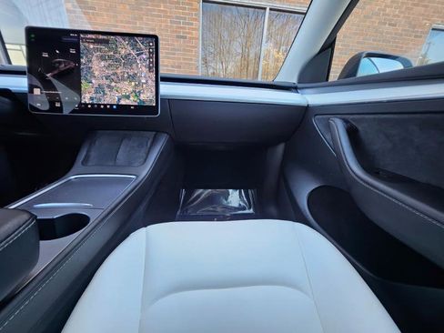 Used 2023 Tesla Model Y Long Range image 53