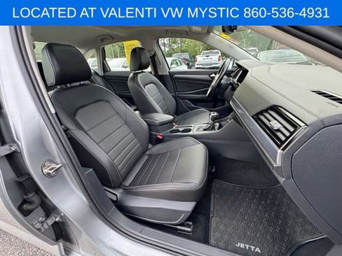 Used 2023 Volkswagen Jetta SE FWD image 21