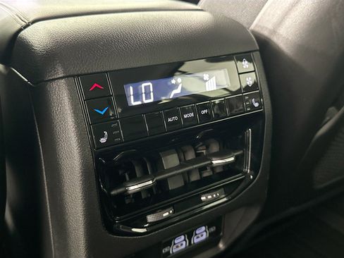 Used 2023 Jeep Grand Cherokee L Limited image 26