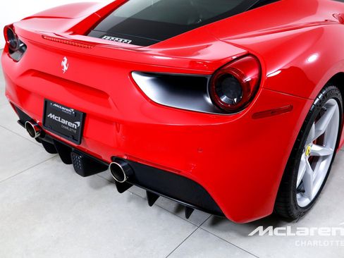 Used 2018 Ferrari 488 GTB RWD image 34