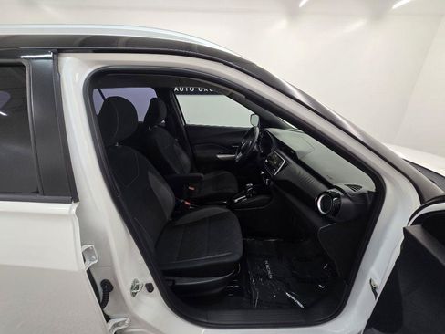 Used 2019 Nissan Kicks SV FWD image 20
