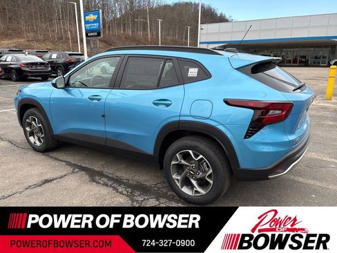 New 2026 Chevrolet Trax LT w/ Driver Confidence Package image 3