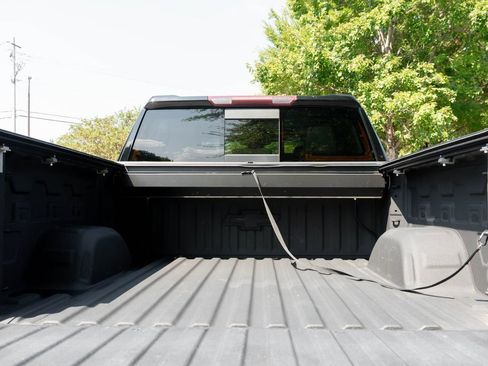 Used 2023 Chevrolet Silverado 1500 LT Trail Boss w/ LT Trail Boss Premium Package AWD/4WD image 12