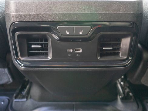 Used 2024 GMC Sierra 1500 AT4 w/ AT4 Preferred Package image 19